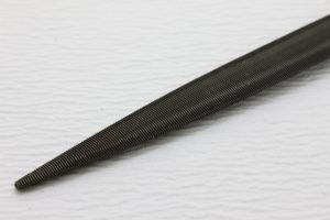 ハンドル成形用の燕尾ヤスリ